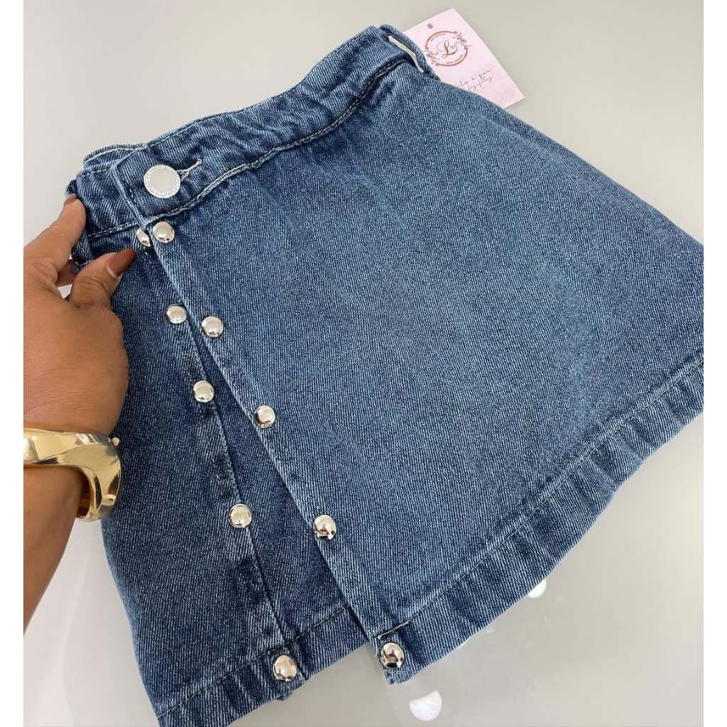 Short Saia Jeans com Fenda Lateral e Pinças com Brilho do 34 ao 52