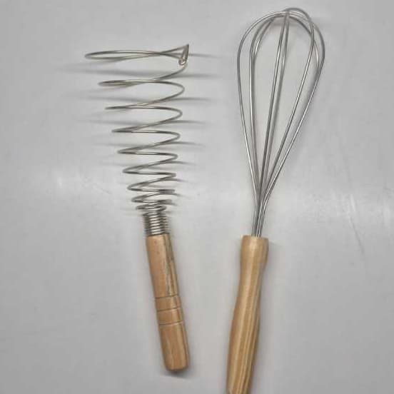 Kit Fuê e Batedor de Claras com Cabo de Madeira