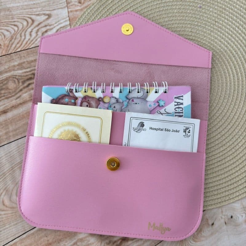 Capa para caderneta de vacinação/Porta doc. em sintético (CABE CADERNETA COM ESPIRAL/PERSONALIZO COM NOME OU INICIAL)