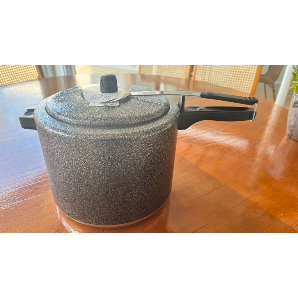 PANELA DE PRESSÃO 10,0 LITROS - FECHAMENTO INTERNO - PRETO CRAQUELADO