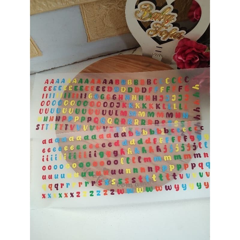 Alfabeto termocolante para tecidos altura 1 centímetros aplicar com o ferro de passar.