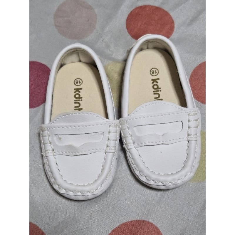 Sapatinho menino branco tam 18