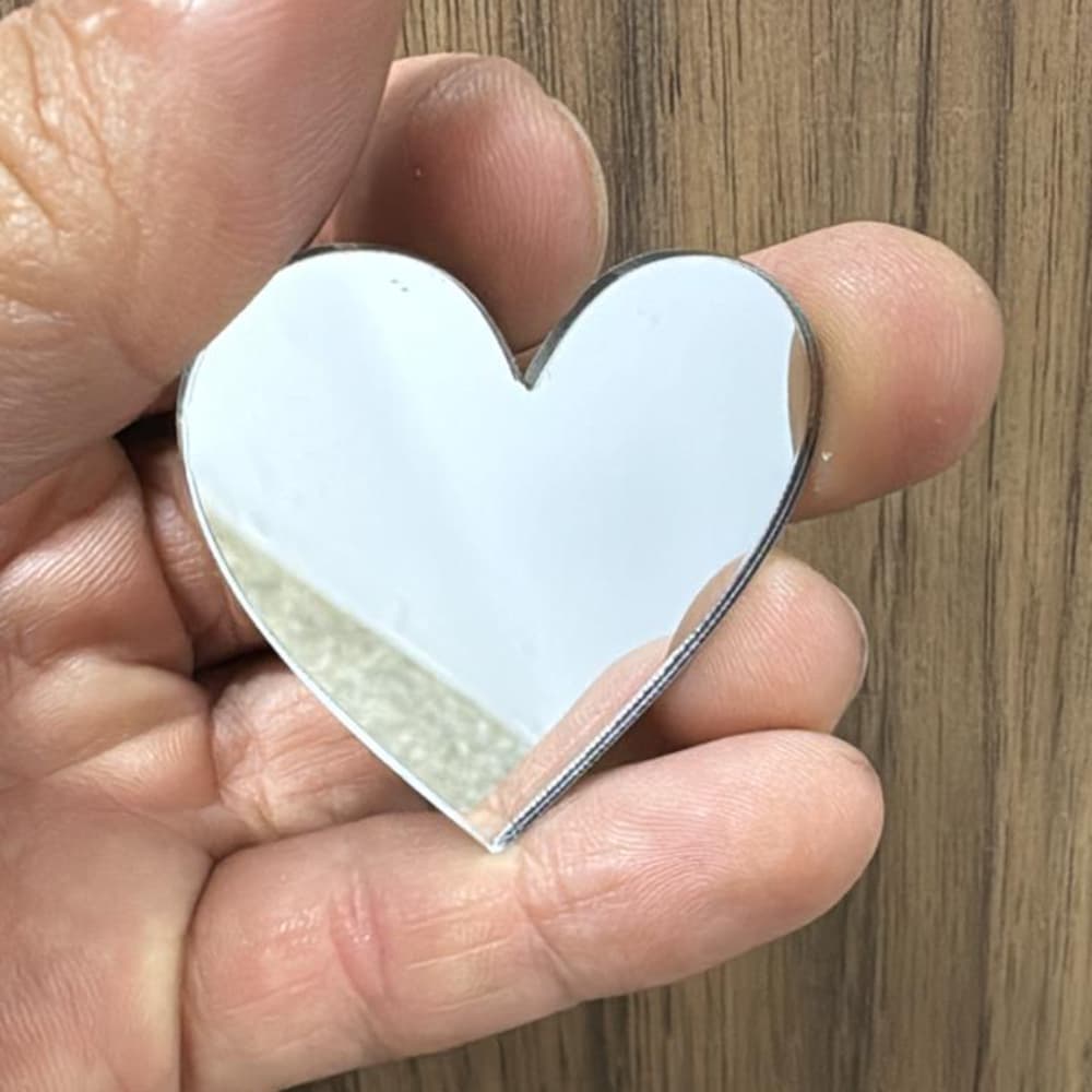 Kit 50 Mini Corações Acrílico Espelhado 4x3,5cm Adesivo Dupla Face Decoração Festas Artesanato
