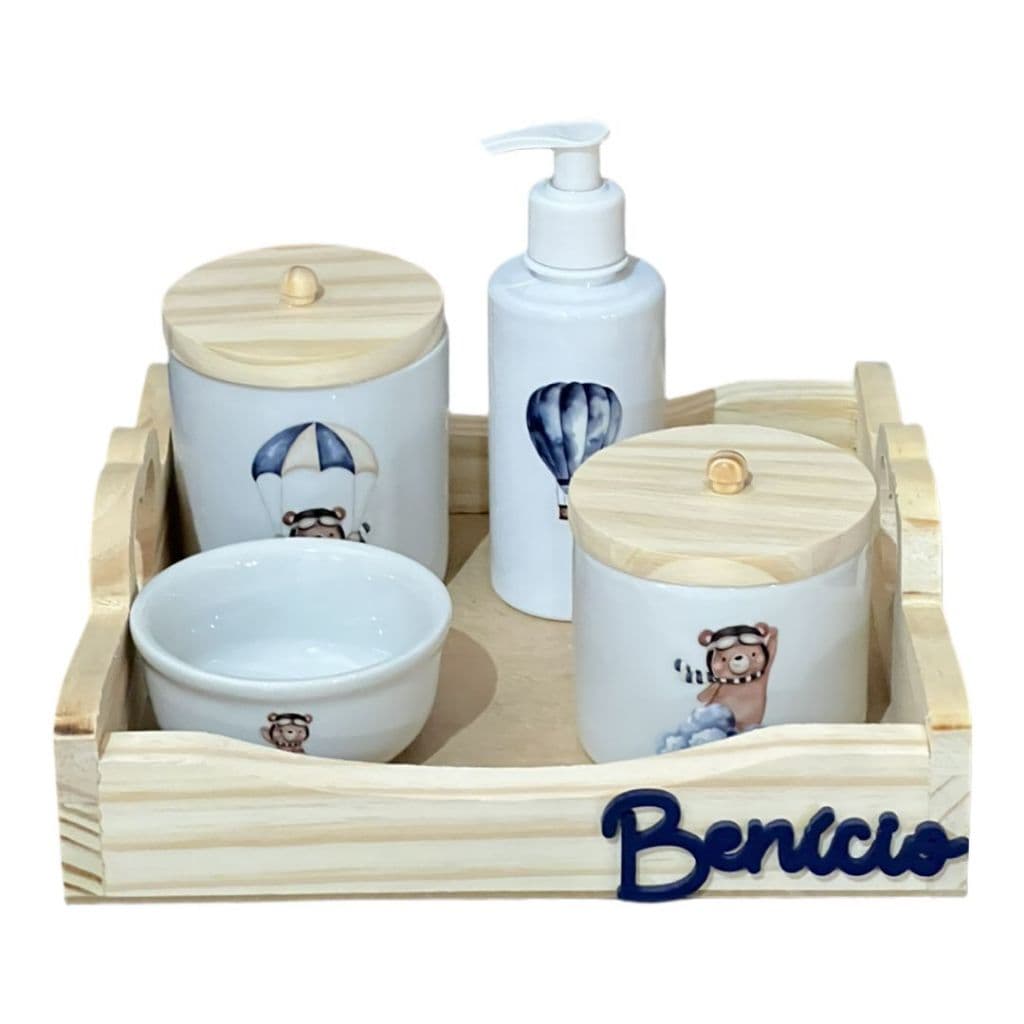 Kit Higiene Bebê Porcelana Ursinho Baloeiro  Bandeja Coração ou Nuvem  Adesivo Dtf Uv Com Nome Personalizado 4 potes