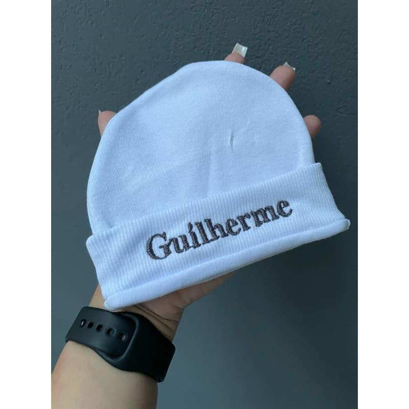 Touca Branca Personalizada Bebê Antialérgica com Nome Bordado - Recém Nascido e Maternidade