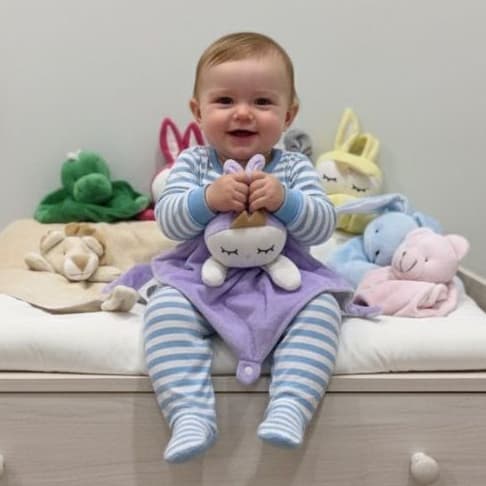 Naninha Quadrada para Bebê Antialérgica com Prendedor de Chupeta e Bichinho Plush