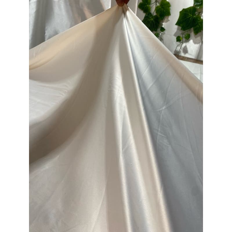 Crepe Amanda acetinado premium off white 3X1,50/3 metros lineares