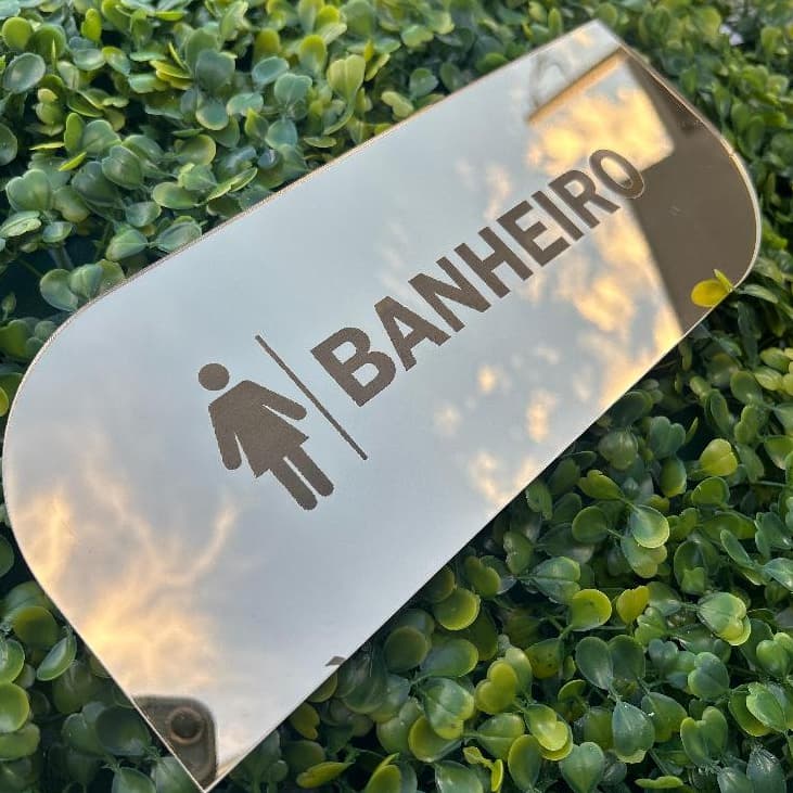 Placa Sinalização Banheiro Wc Acrílico Espelhado Feminino Masculino Salão Clinica Studio Estética