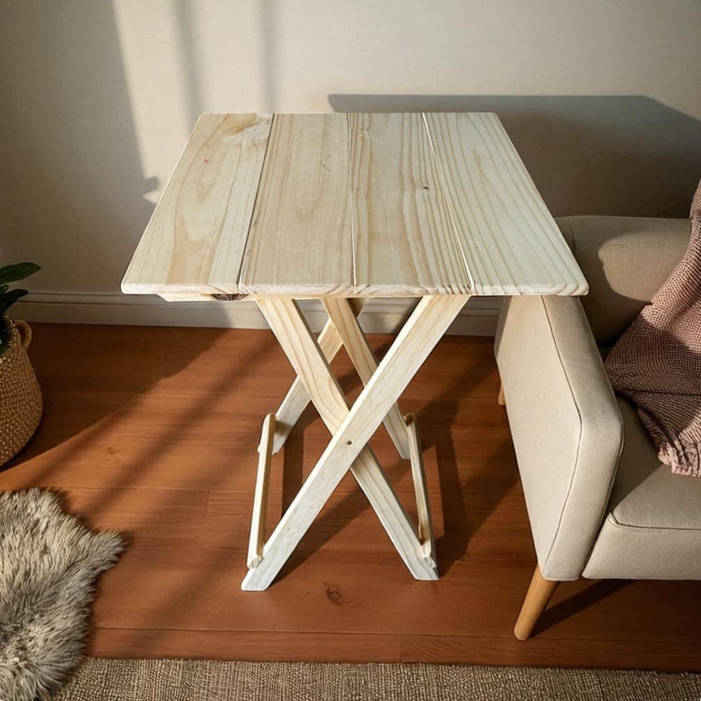 Mesa Dobrável de Madeira Pinus | Prática, Compacta e Ideal para Ambientes Externos