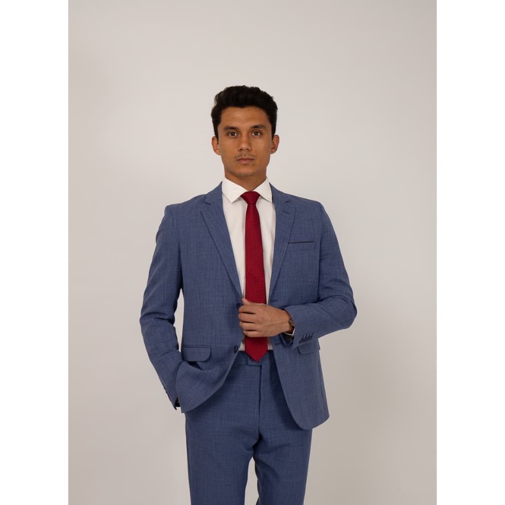 Terno Masculino Azul Claro com textura tipo linho no tecido poliéster e aviamentos de alta qualidade