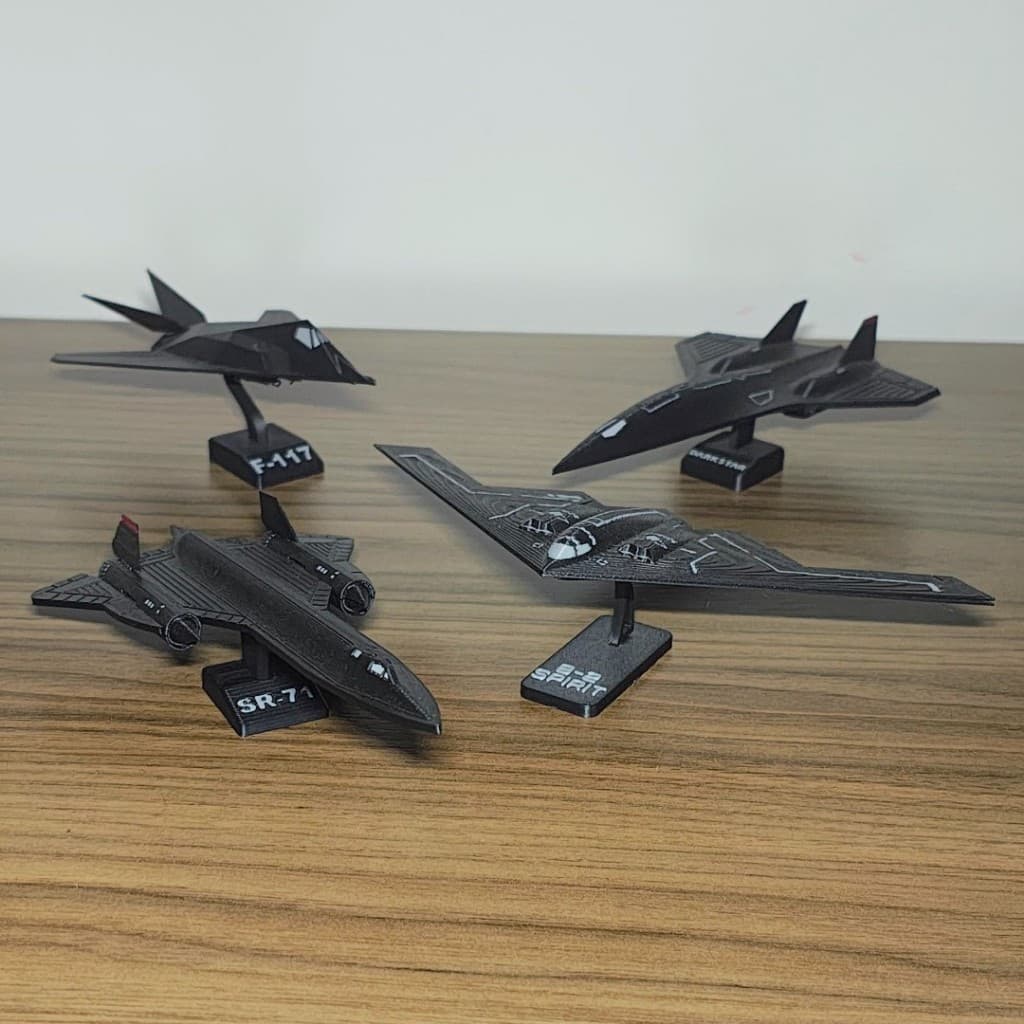 Kit 4 aeronaves Miniatura colecionável em kit de montagem SR71 B2 Darkstar e F117 Avião de guerra