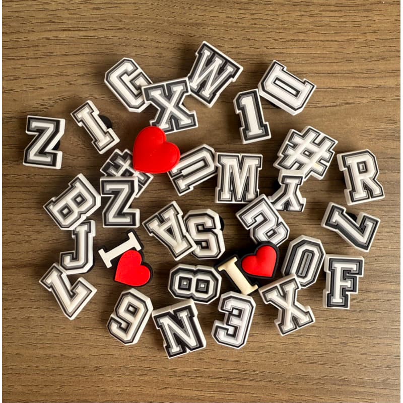 Aplique Emborrachado de Letras e Números com Adaptador para Calçado