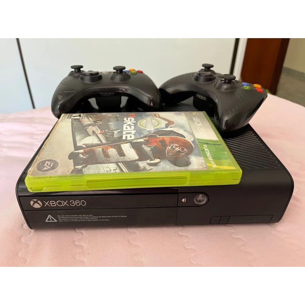 Xbox 360 Slim/Super Slim Bloqueado | 4GB | 2 Controles | Garantia 1 Mês