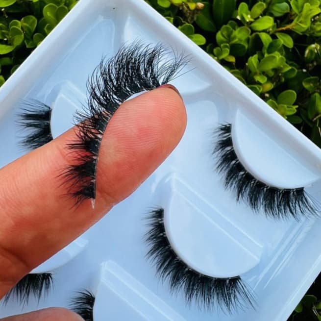 Cartela 5 Pares Cílios Postiços Feitos a Mão Modelos X Naturais 3D Reutilizáveis Acabamento Premium