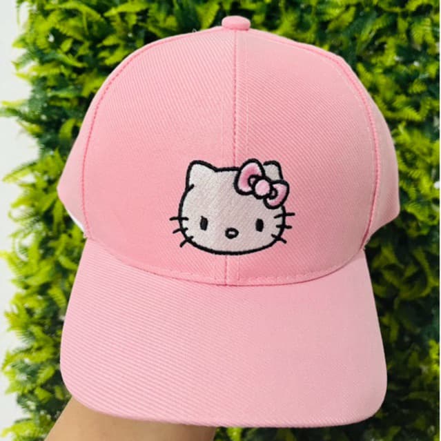 bone infantil de aba curva com bordado qlto relevo da hello kitt