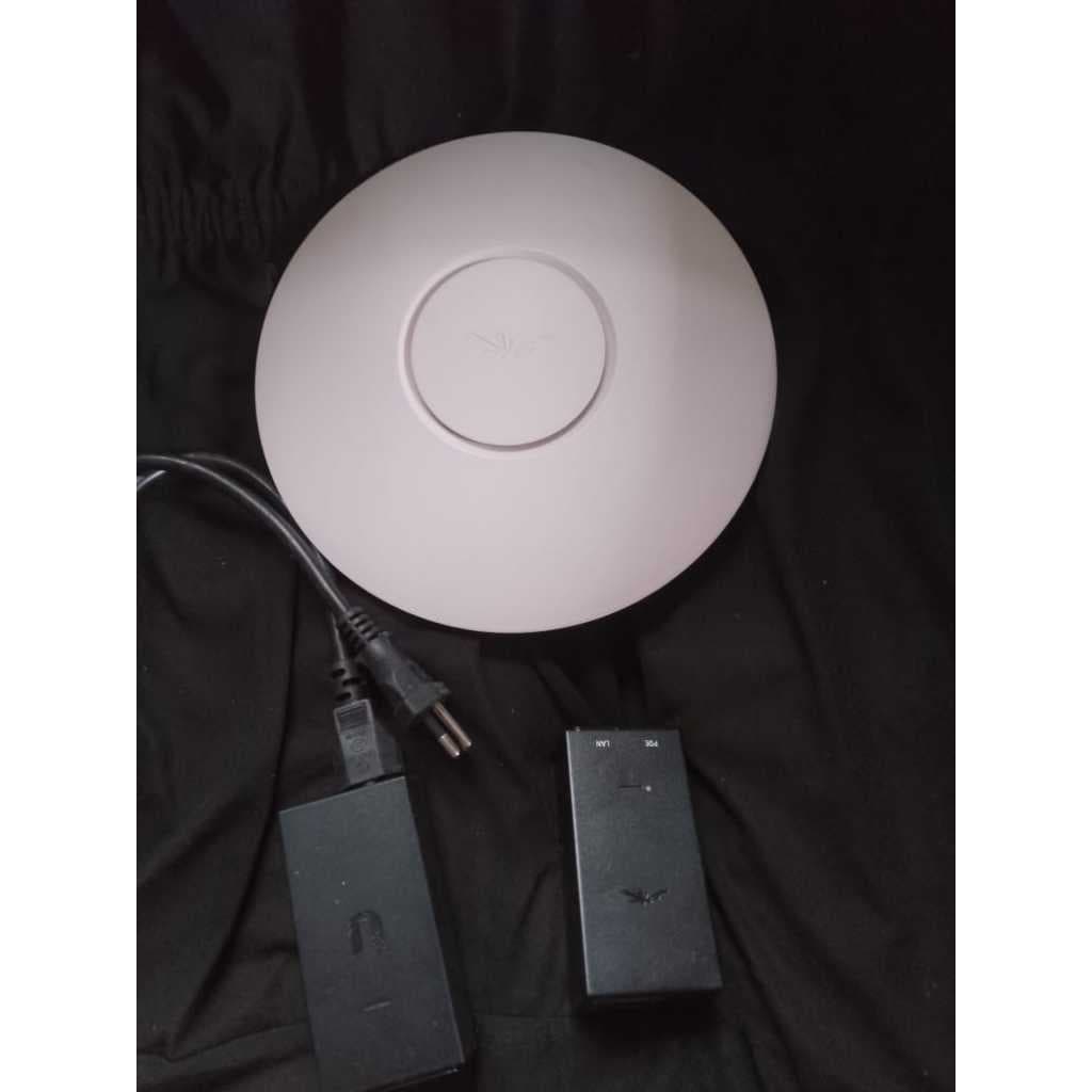 Access Point Uap Lr Ubiquiti Wifi 2.4ghz Long Range Com Poe(Usado)