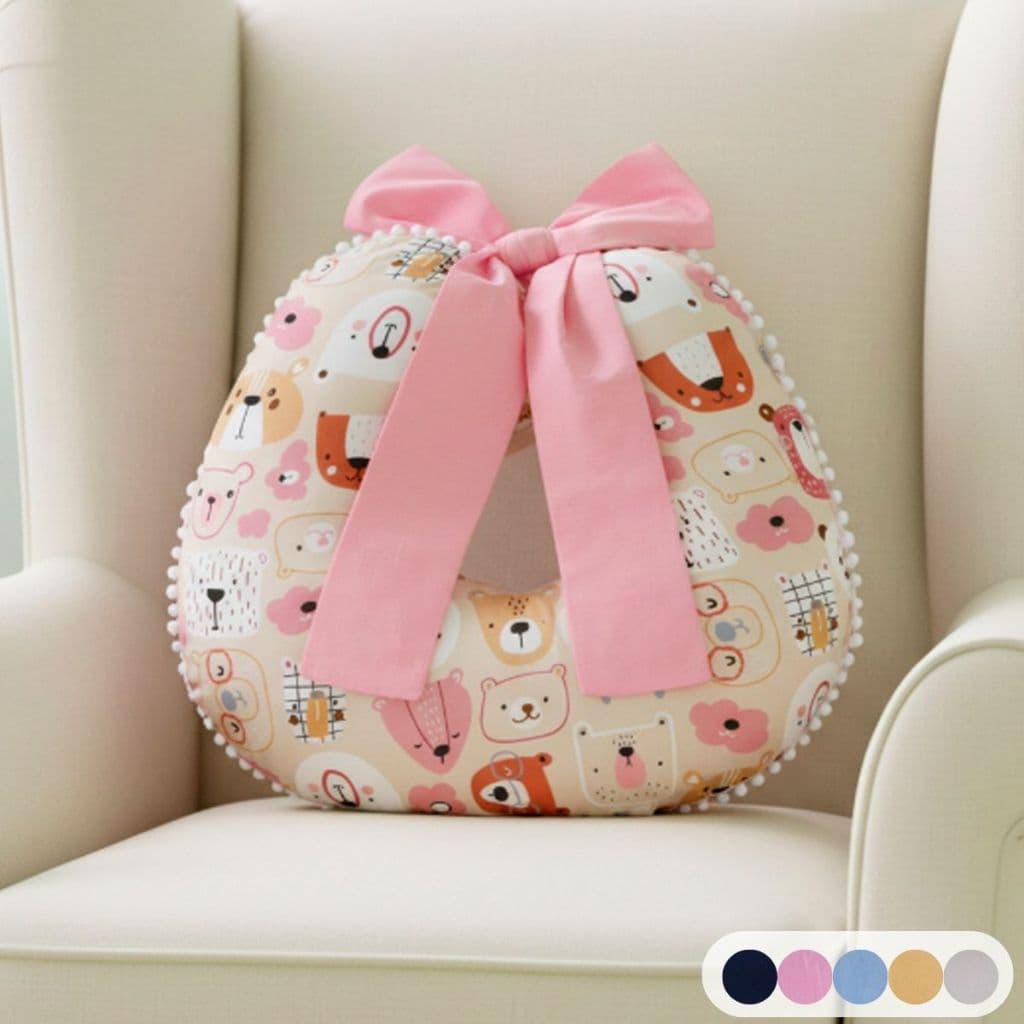 Almofada de Amamentação Apoio Amamentar com Laço Para Bebê com Enchimento e Zíper Pompom 01 Peça