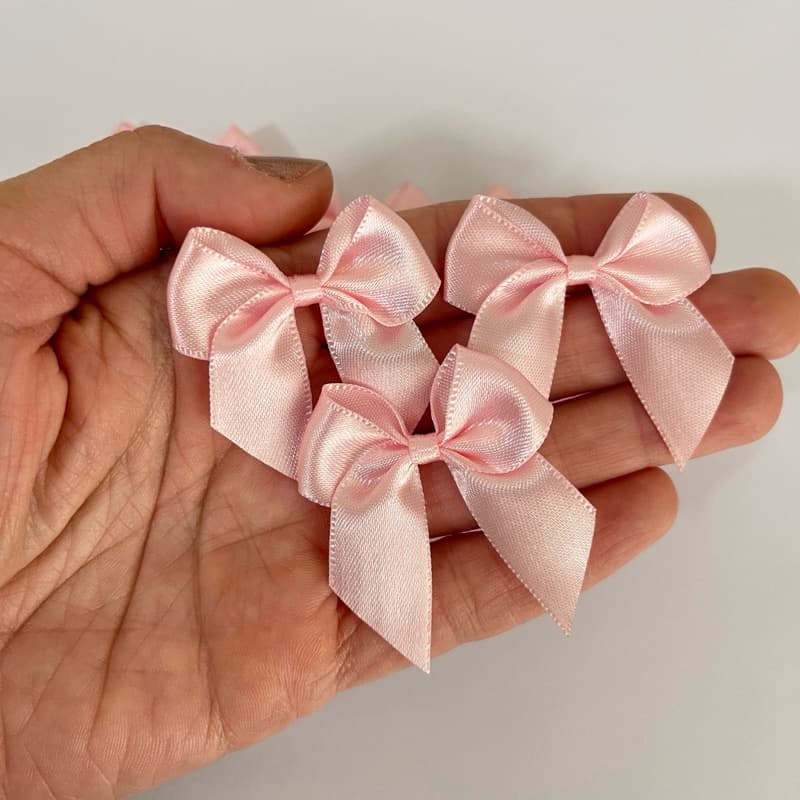 Laço Lacinho de cetim N °-3 - 4 x 4 cm - 50 unds - decoração de caixinha milk, artesanato, festas, lingerie e roupas