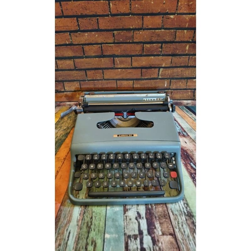 Máquina de escrever Olivetti Lettera 22 Azul