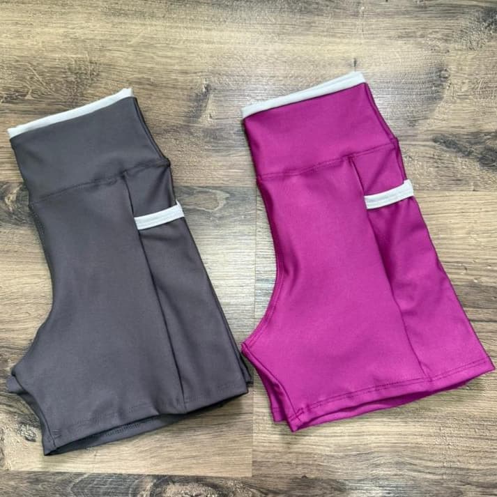 Kit 2 Shorts Feminino com Bolso Lateral para Celular Corrida Roupa Fitness Academia Zero Transparência