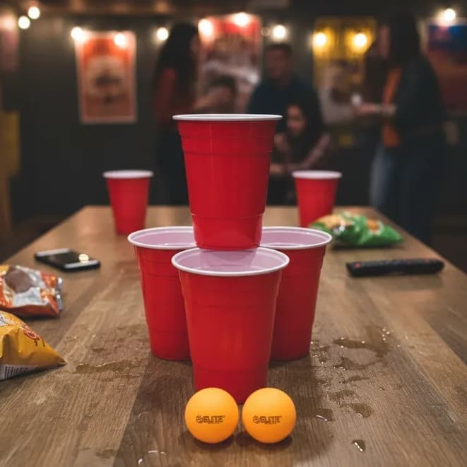 Jogo Beer Pong 12 Copos E 4 Bolinhas Kit Cerveja Pong