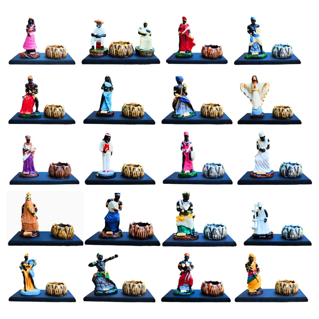 Orixás Da Umbanda em Resina 10 Cm Com Porta Vela em Resina e Base em Mdf