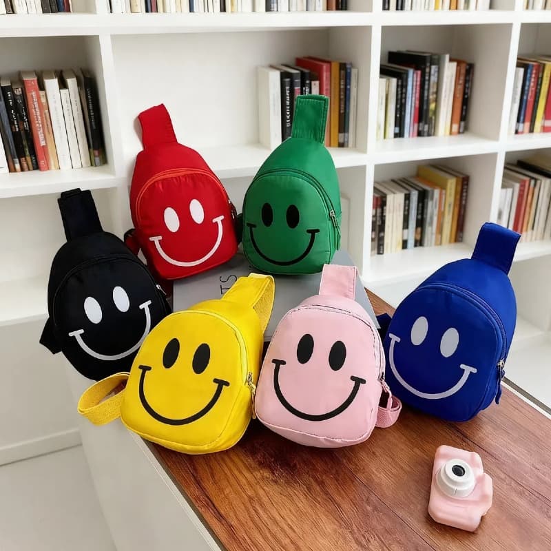 Bolsa infantil estampa sorridente alça de ombro ajustável transversal