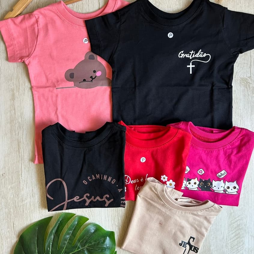 KIT COM 2, 3 e 5 PEÇAS Camiseta Infantil Feminina Criança Básica – Moda Menina  Algodão  Estampada Personagens Baby Look