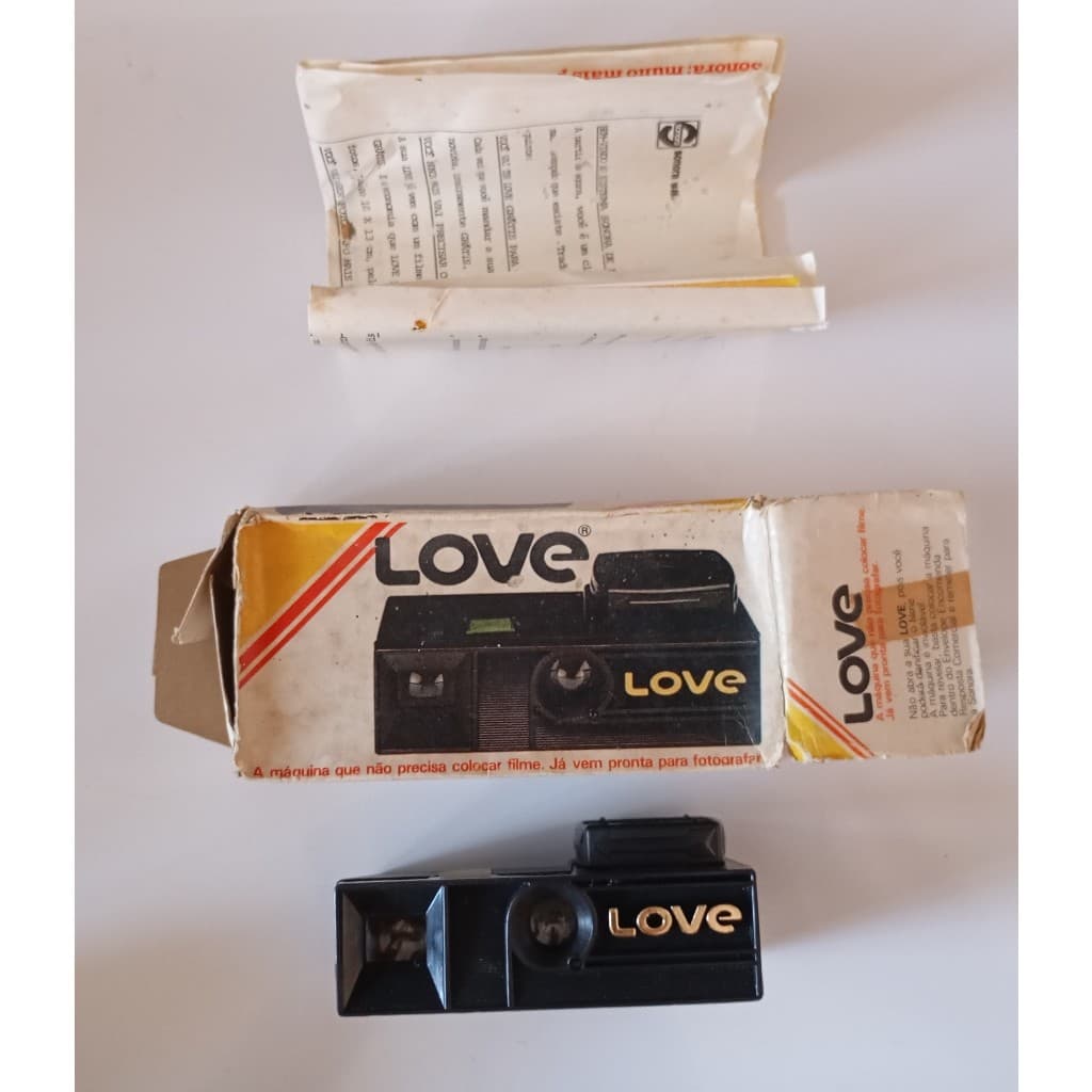 Máquina Fotográfica Descartável Love Sonora Anos 80 Com Caixa E Manual