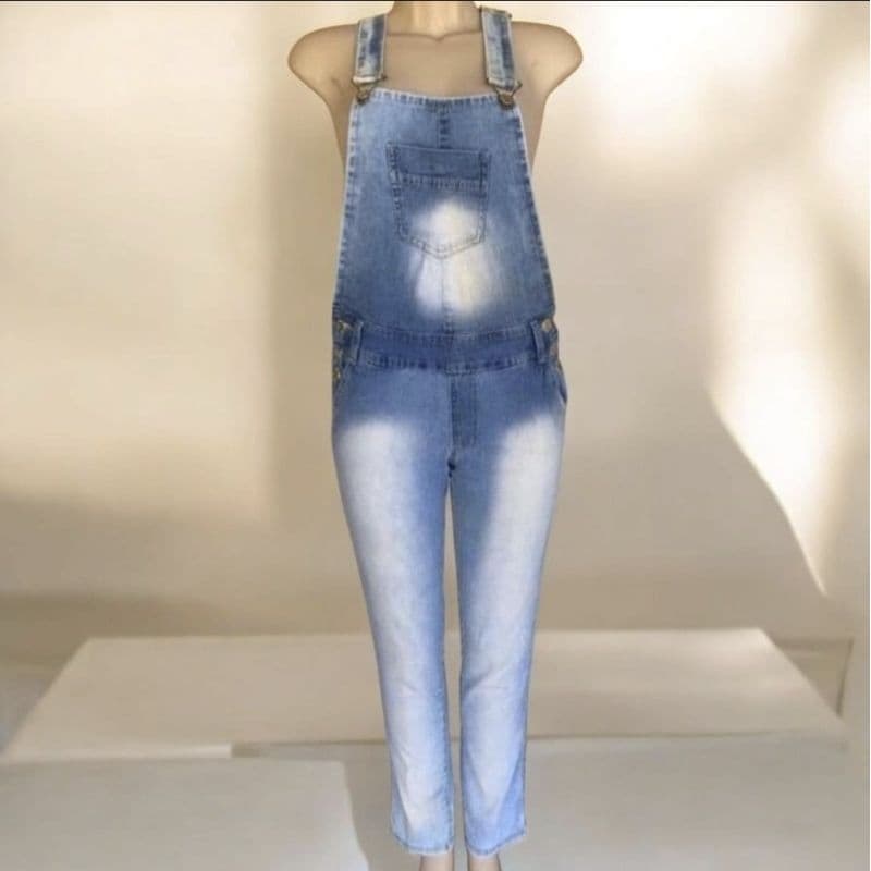 Jardineira macacão jeans tamanho 40