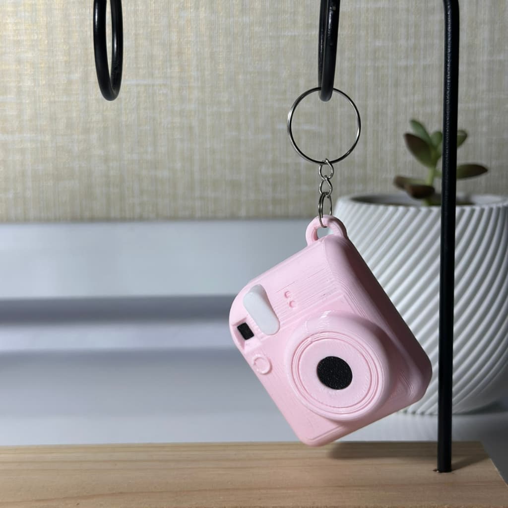 Chaveiro Câmera instax com Porta-Foto 3x4 – Mini Porta Retrato| Presente Criativo| lembrancinha