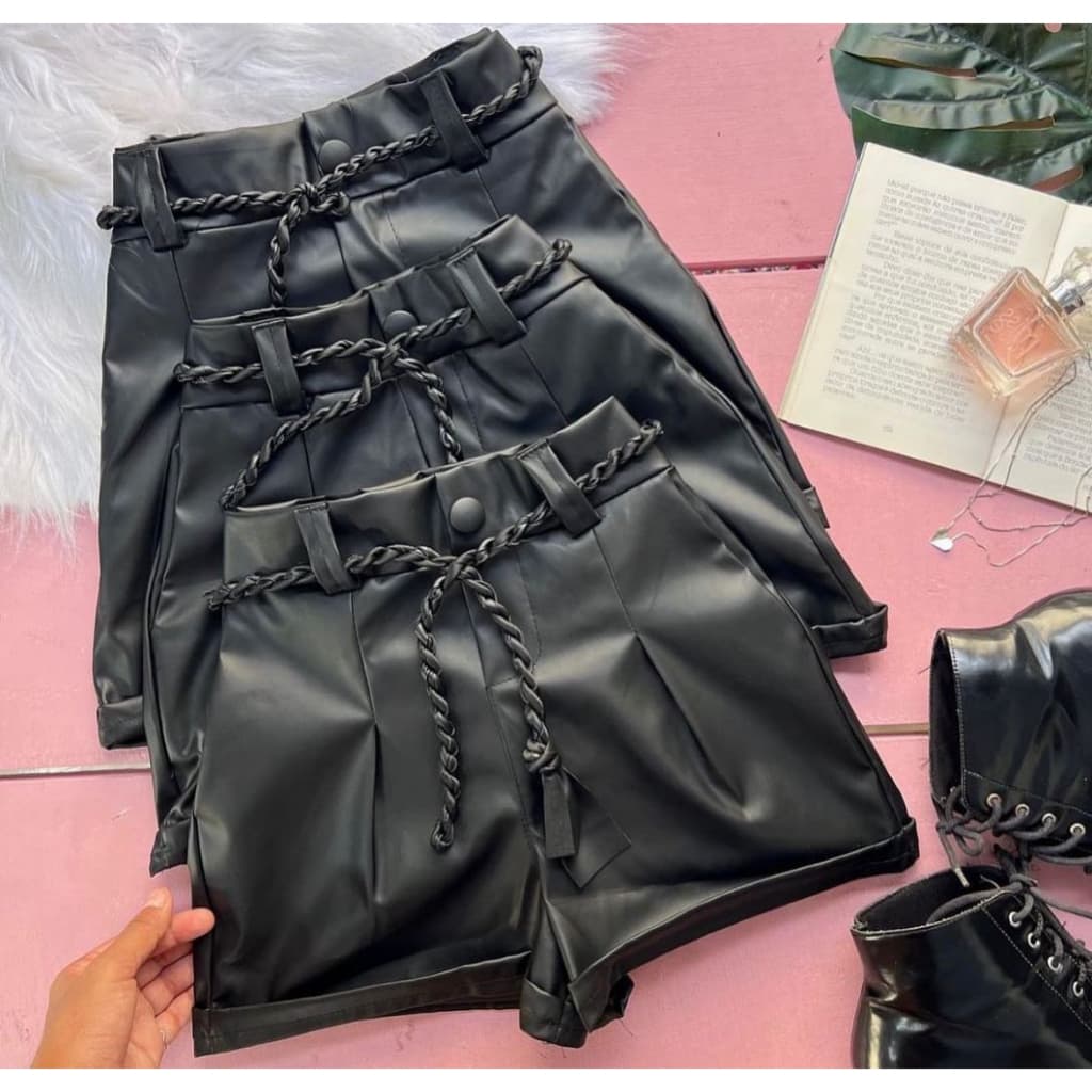 Short Feminino Couro Courino Com Cinto De Cordão Amarração Social Zíper Na lateral Bolso e Botão Pressão