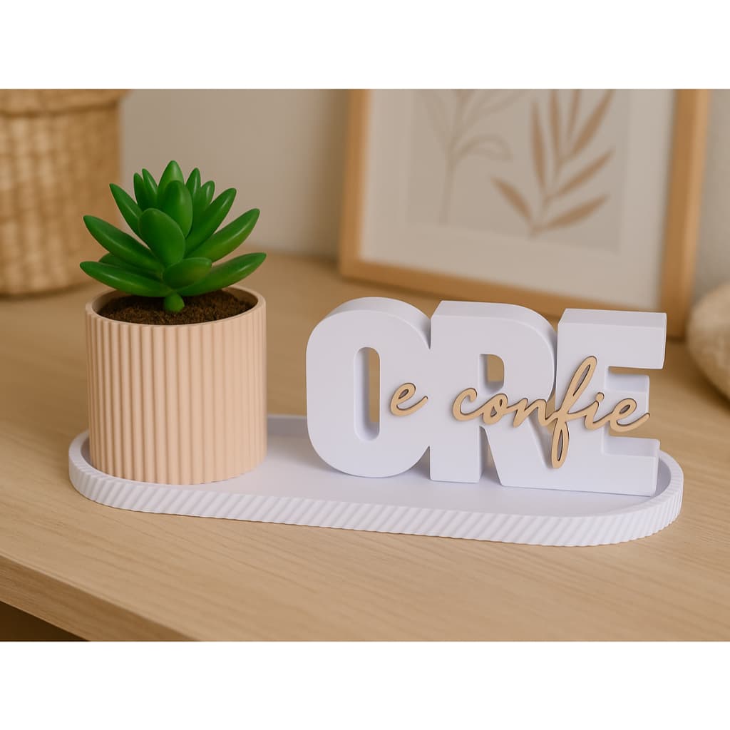 Kit Decorativo “Ore e Confie” com Vaso e Bandeja – Fé, Design Moderno e Elegância para seu Lar