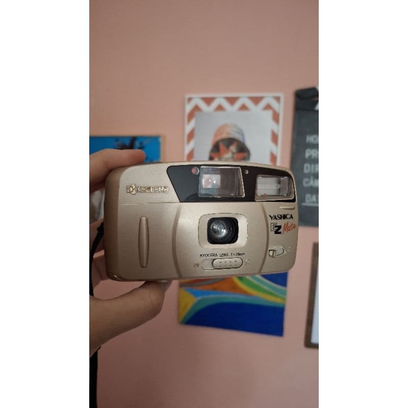 câmera analógica Yashica ez mate