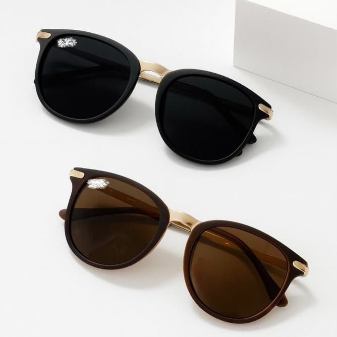 óculos de sol quadrado clasico unissex com proteçao uv400 e detalhes dourado