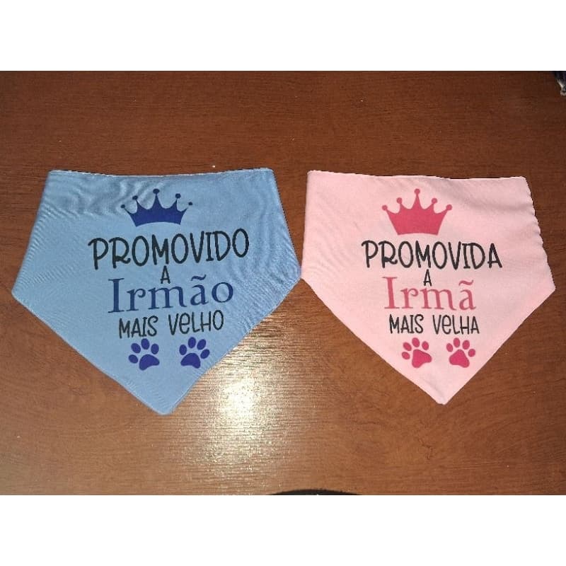 Bandana pet promovido a irmã/irmão mais velho.