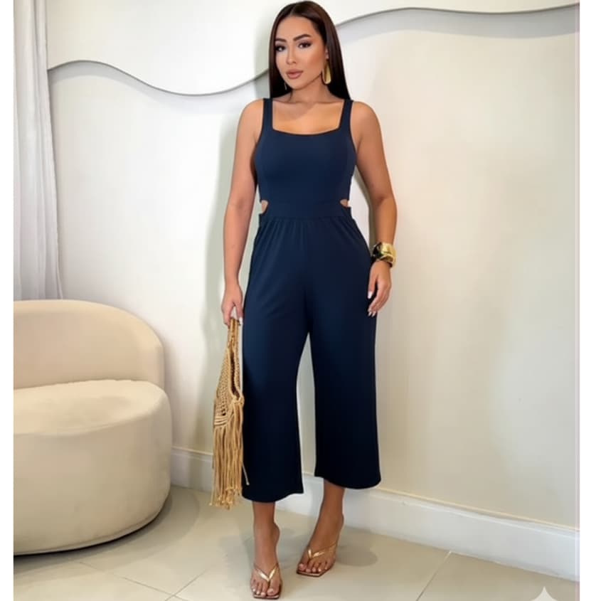 Macacão feminino Pantacourt com Abertura Lateral, Alças Largas e Confortável, Macaquinho Fresquinho para o dia á dia