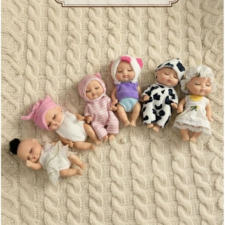 Mini Boneca Lovely Baby com Roupinhas Coloridas – Estilo e Diversão