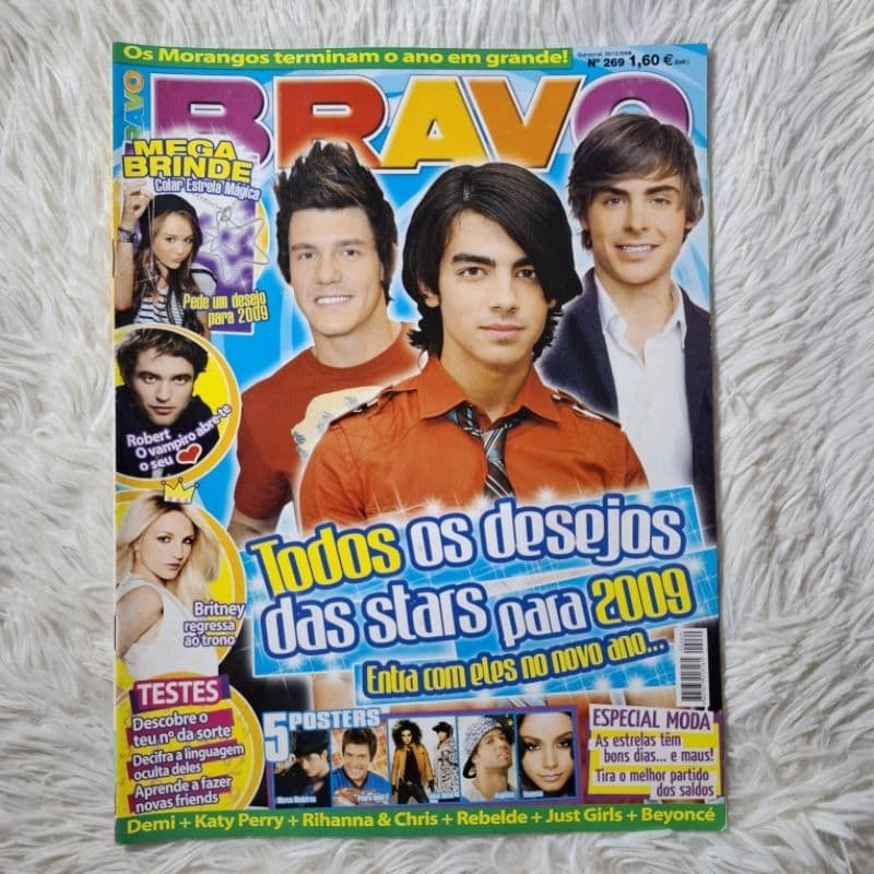 Revista Bravo Importada Joe Jonas, Zac Efron - Britney Spears, Tokio Hotel, Vanessa Hudgens, Katy Perry, Pussycat Dolls