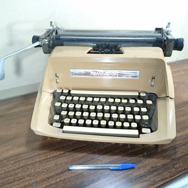 Maquina Escrever Não Funciona Sem Garantias 48x40x24cm 15kg