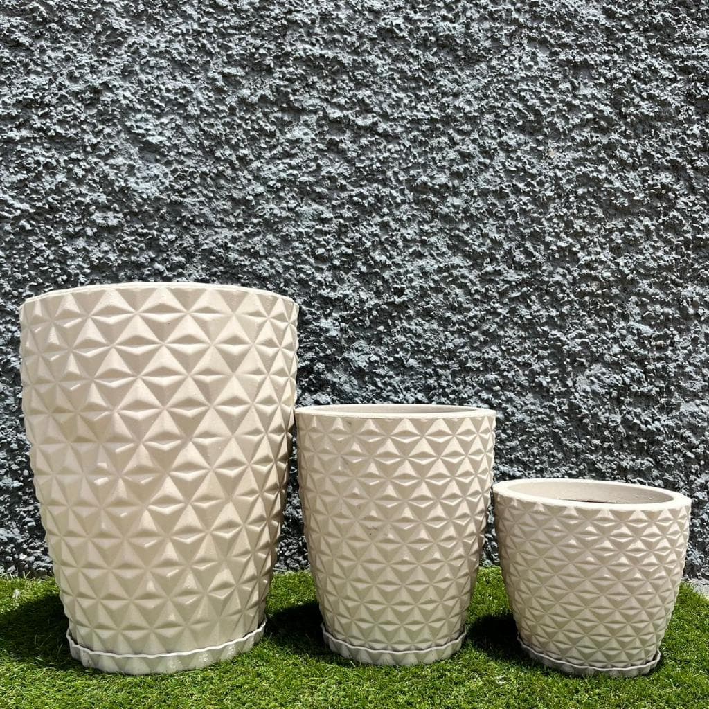 Kit 3 Vasos Decorativos Planta ou Flor Polietileno Cone Redondo Diamante 3D Nº1 Nº2 Nº3 com Prato