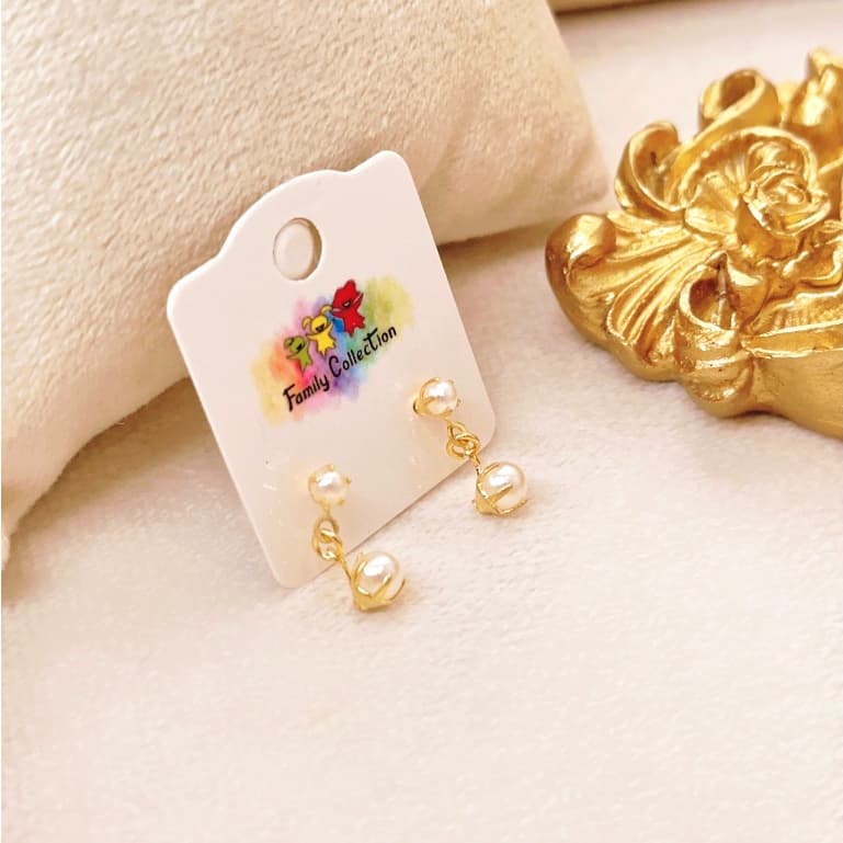 Brinco Infantil Pérola com Pérola Pendurada Folheado a Ouro 18K - Hipoalergênico com Tarraxa Baby de Segurança