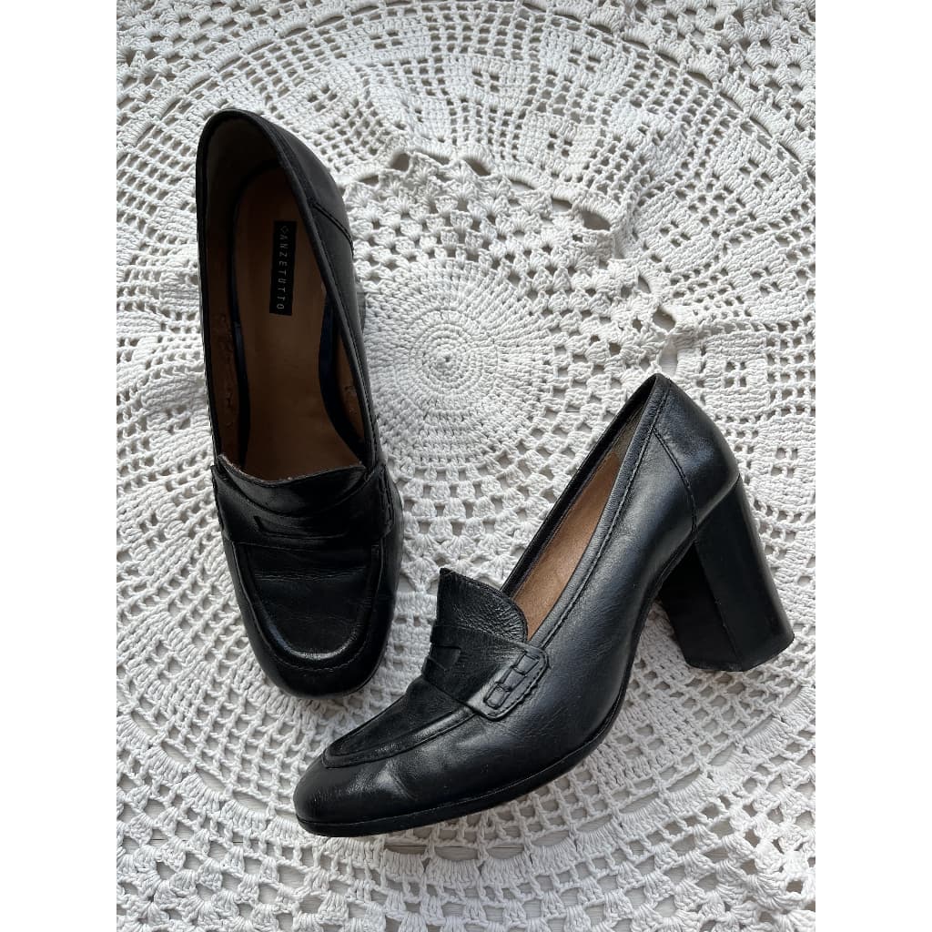 Sapato de couro anzetutto