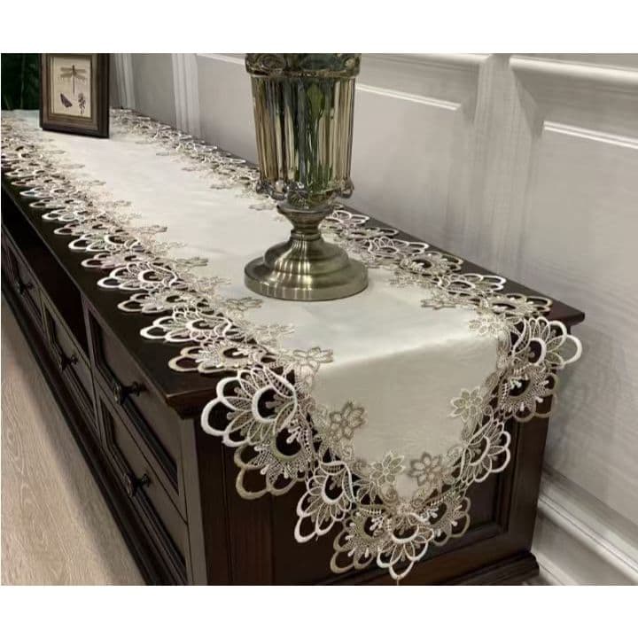 Caminho De Mesa Grip Trilho Bordado de Renda Croche Tamanho e Cores Variados