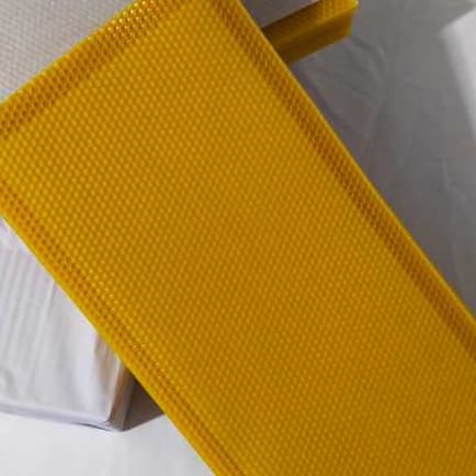 Cera De Abelha Alveolada Crannbethadh 100% Pura