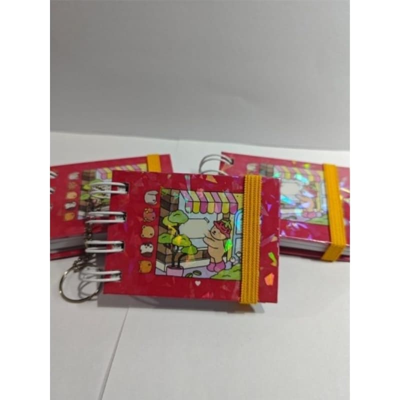 Mini Caderno de Colorir e Chaveiro/ Presente Criativo/Com Capa Dura e 50 fls em papel 150 gramas Tamanho 7,5/5,5 cm