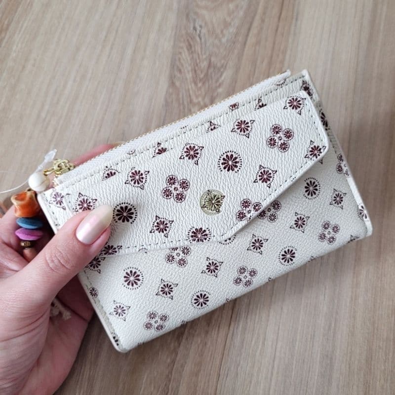 Carteira Lace Lore Feminina Elegante – Compacta com Zíper, Porta Cartões e Compartimentos Internos