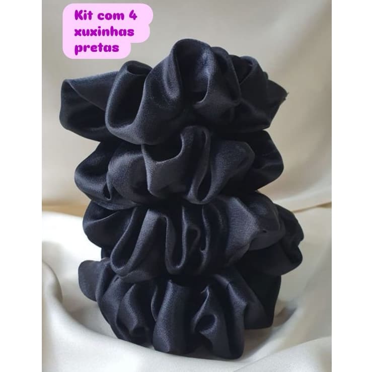 Kit com 4 xuxinhas  ou scrunchies  em cetim , cabelos sem frizz e sem quebra.
