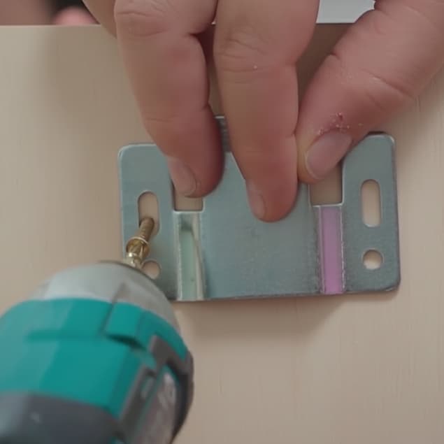 Encaixe de Junção para Sofá – Conector Mão Amiga Universal em Metal