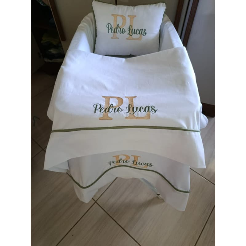 Kit Berçário Maternidade Bebê Personalizado com Cobre Leito Almofada e Manta 100% Algodão